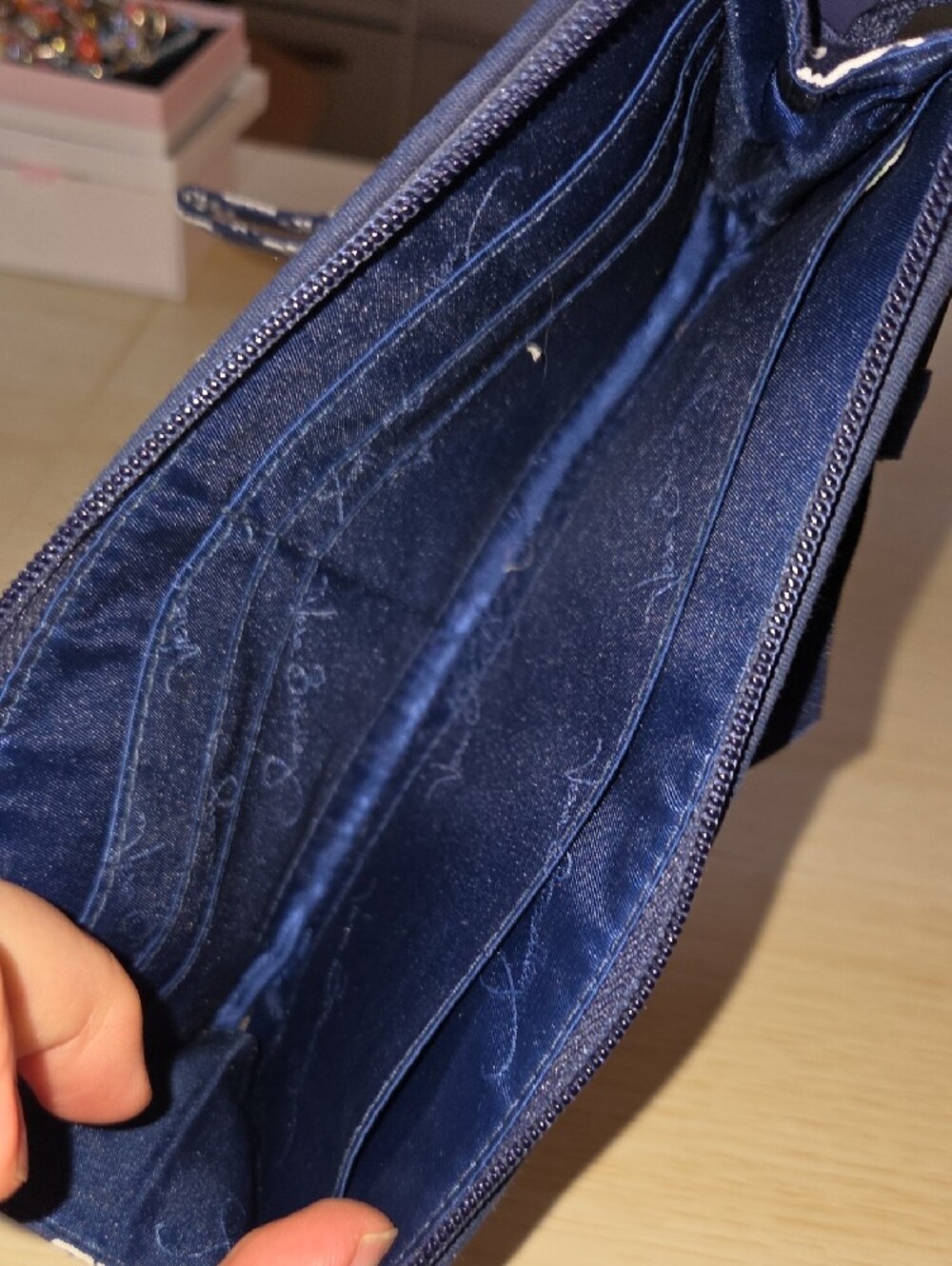 Vera Bradley Navy Blue and White Quilted Zip Pouch - Picture 3 of 4